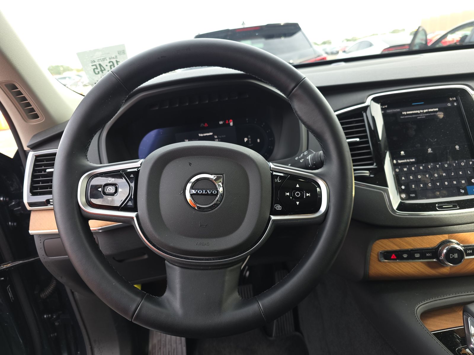 2025 Volvo XC90 B6 Plus AWD