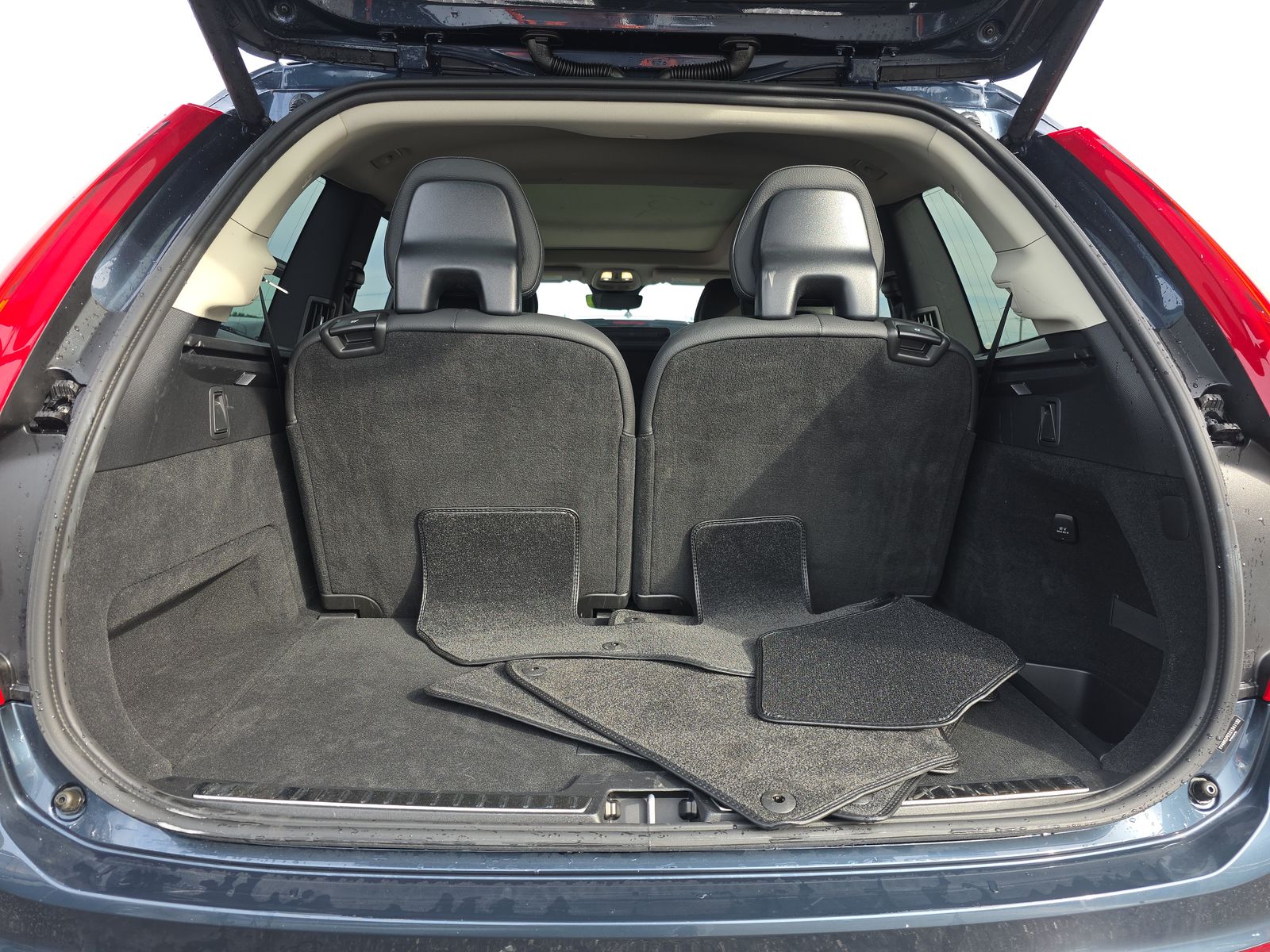 2025 Volvo XC90 B6 Plus AWD