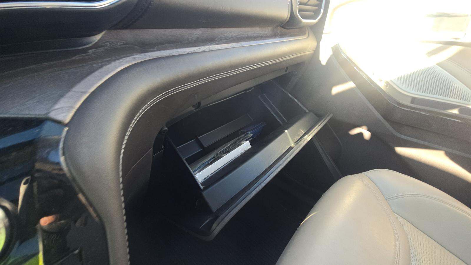 2023 Ford Explorer Platinum AWD