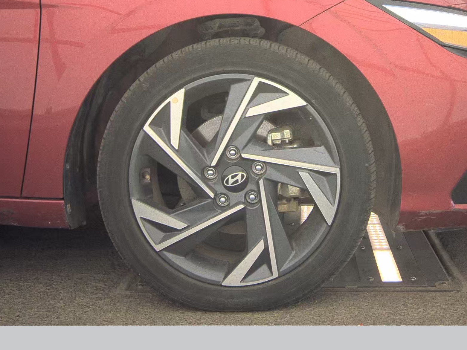 2025 Hyundai Elantra Hybrid Limited FWD