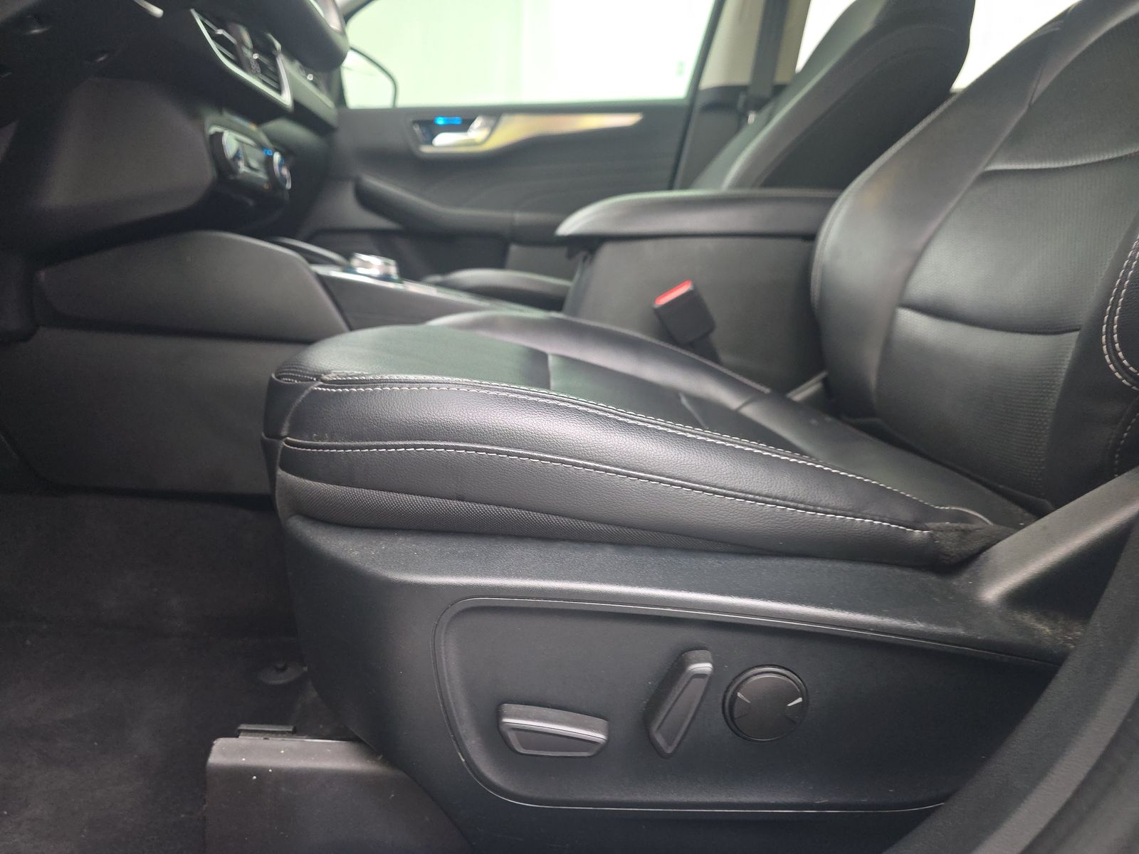 2022 Ford Escape Titanium AWD