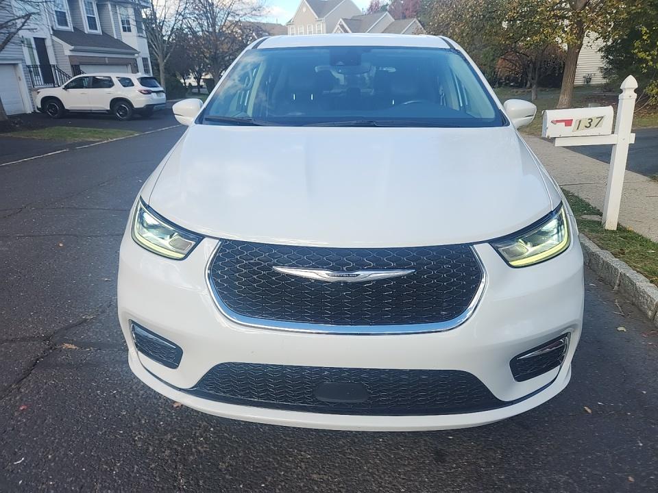 2022 Chrysler Pacifica Hybrid Touring L FWD