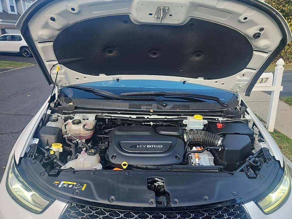 2022 Chrysler Pacifica Hybrid Touring L FWD