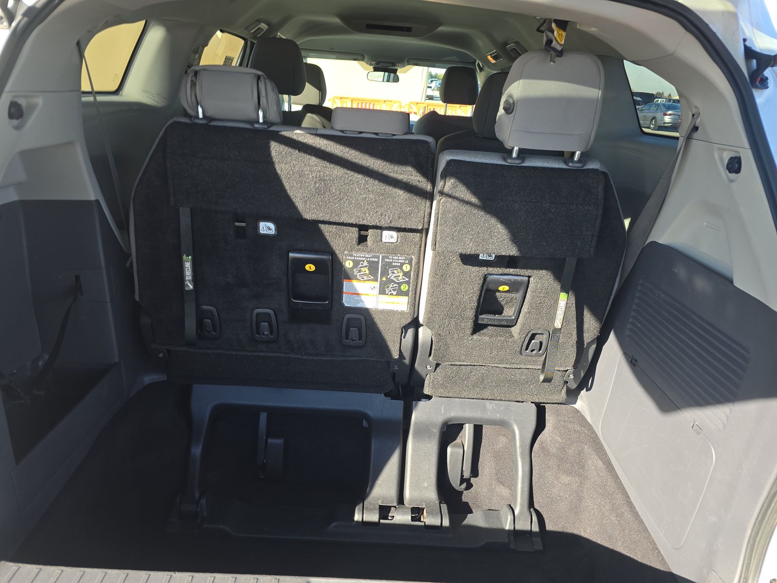 2024 Toyota Sienna LE FWD