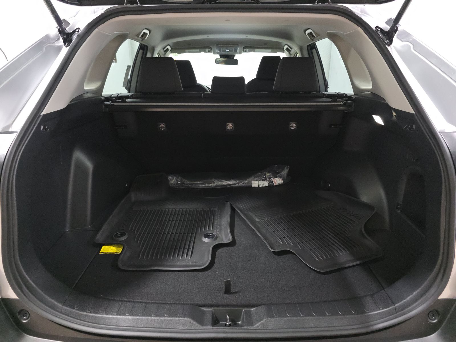 2025 Toyota RAV4 Hybrid XLE AWD