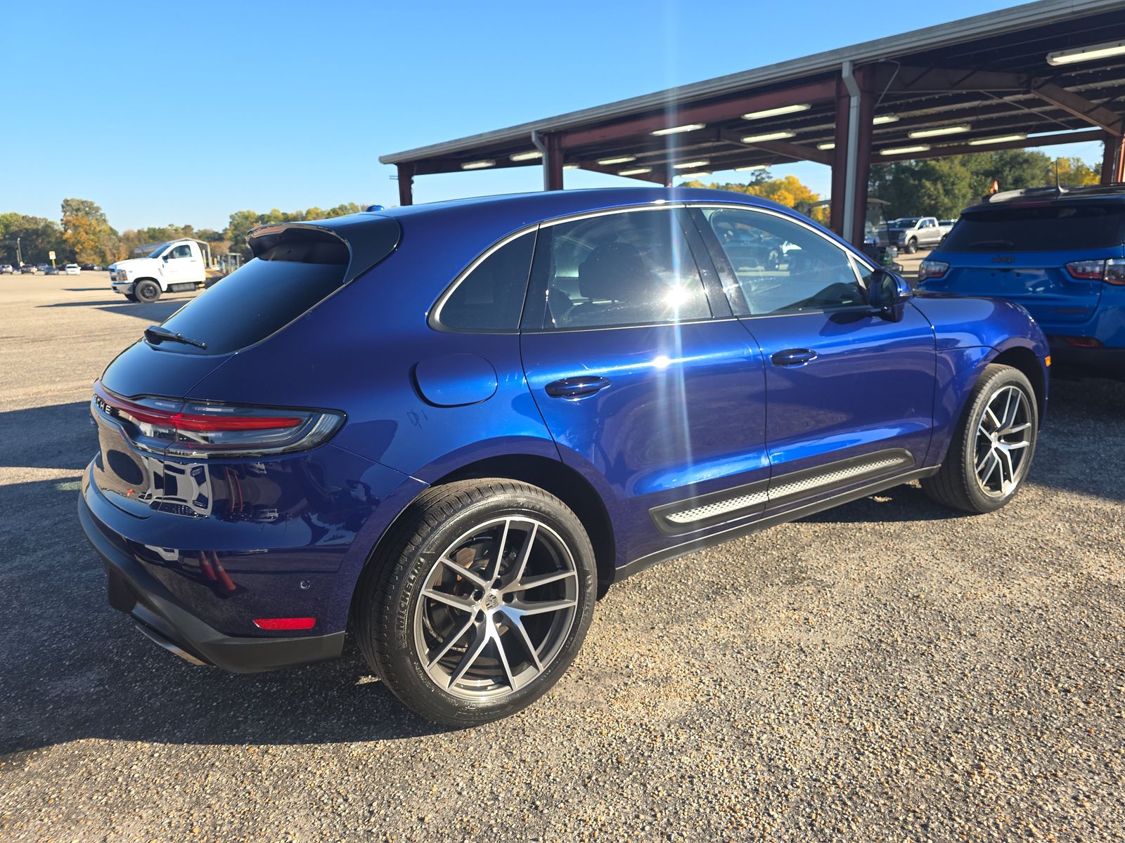 2023 Porsche Macan Base AWD