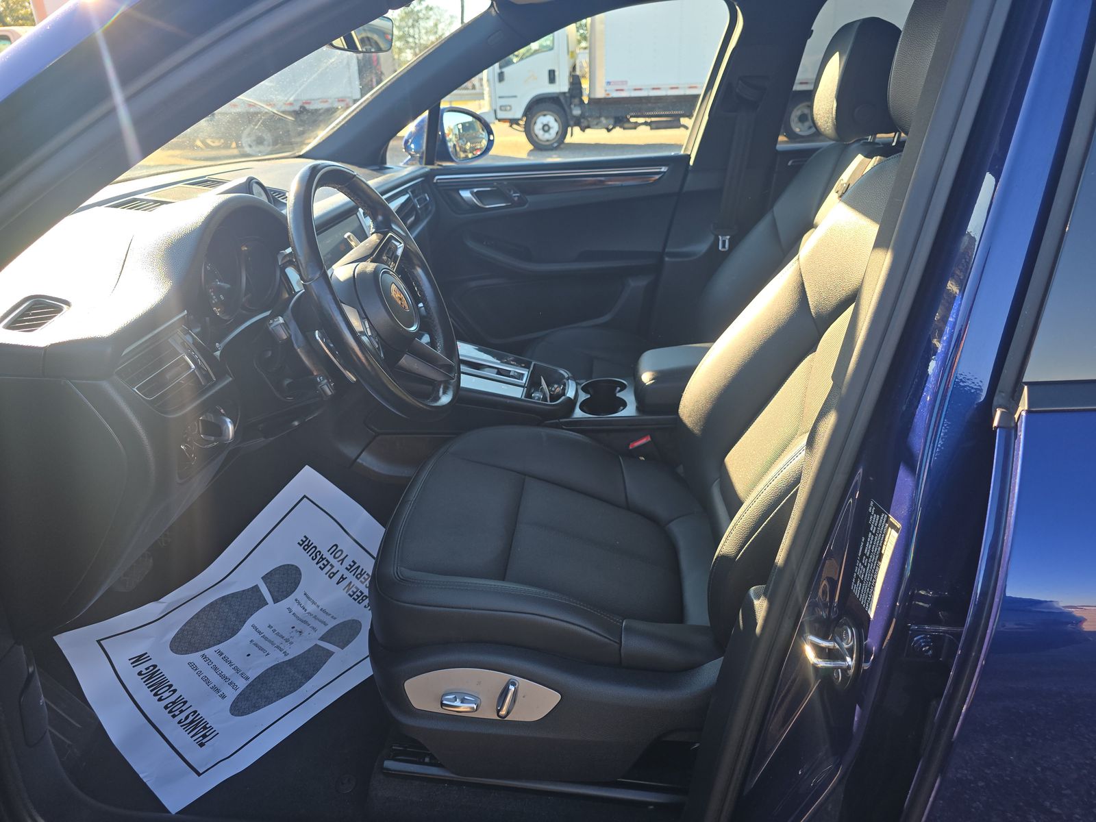 2023 Porsche Macan Base AWD