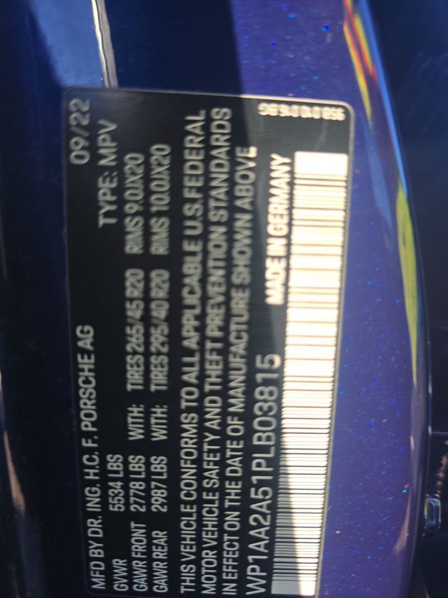 2023 Porsche Macan Base AWD