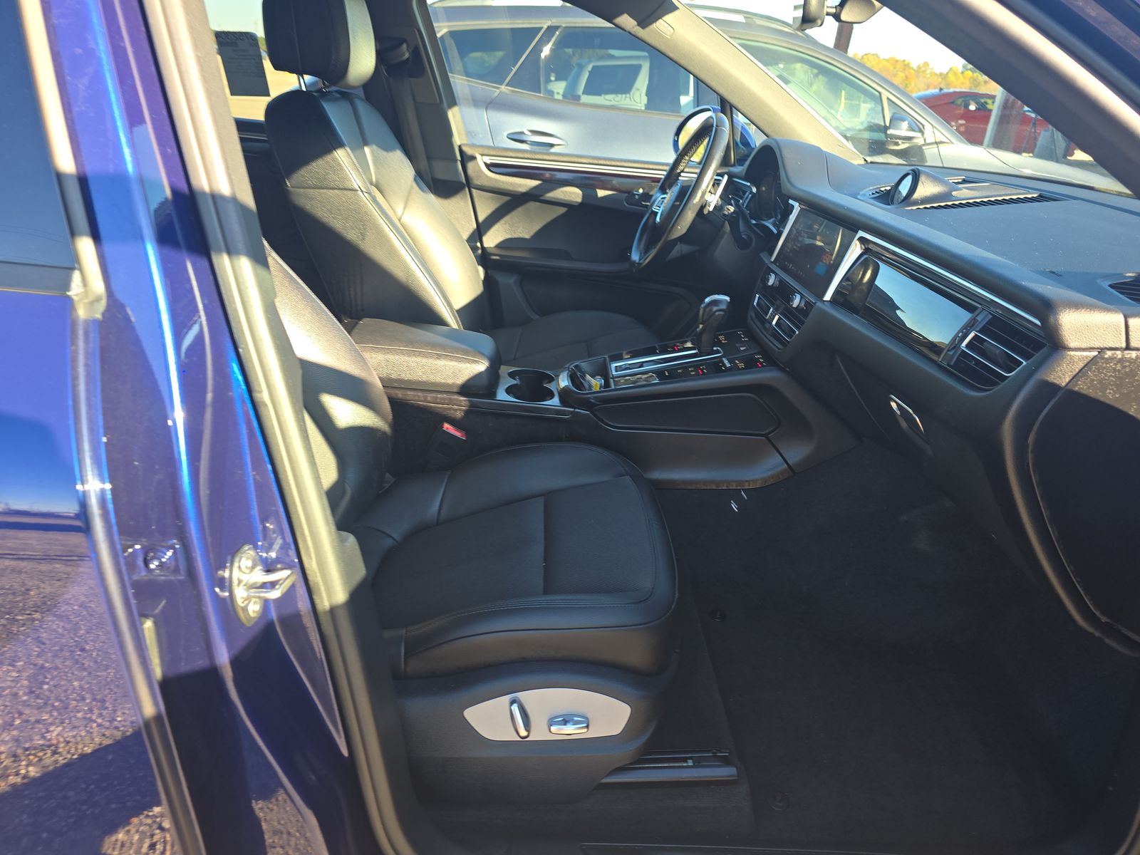 2023 Porsche Macan Base AWD