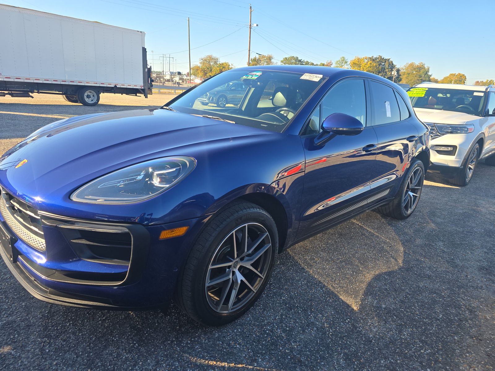2023 Porsche Macan Base AWD