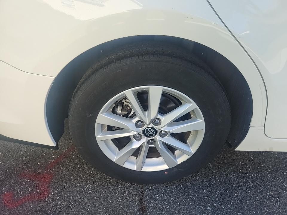 2025 Toyota Camry LE FWD