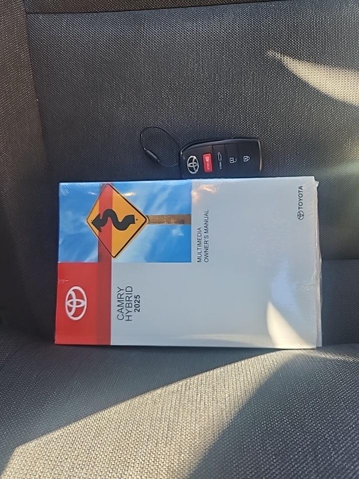 2025 Toyota Camry LE FWD