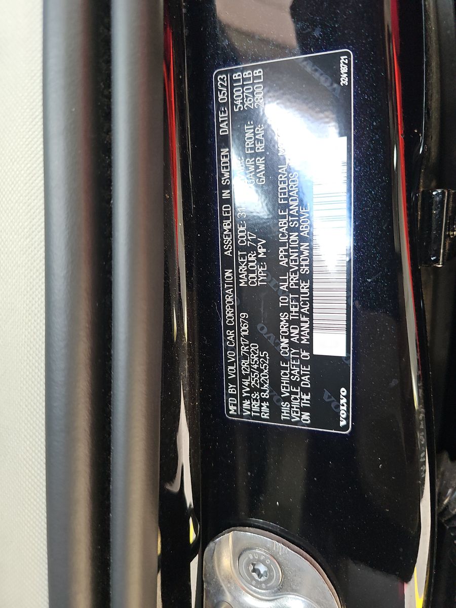 2024 Volvo XC60 B5 Plus AWD