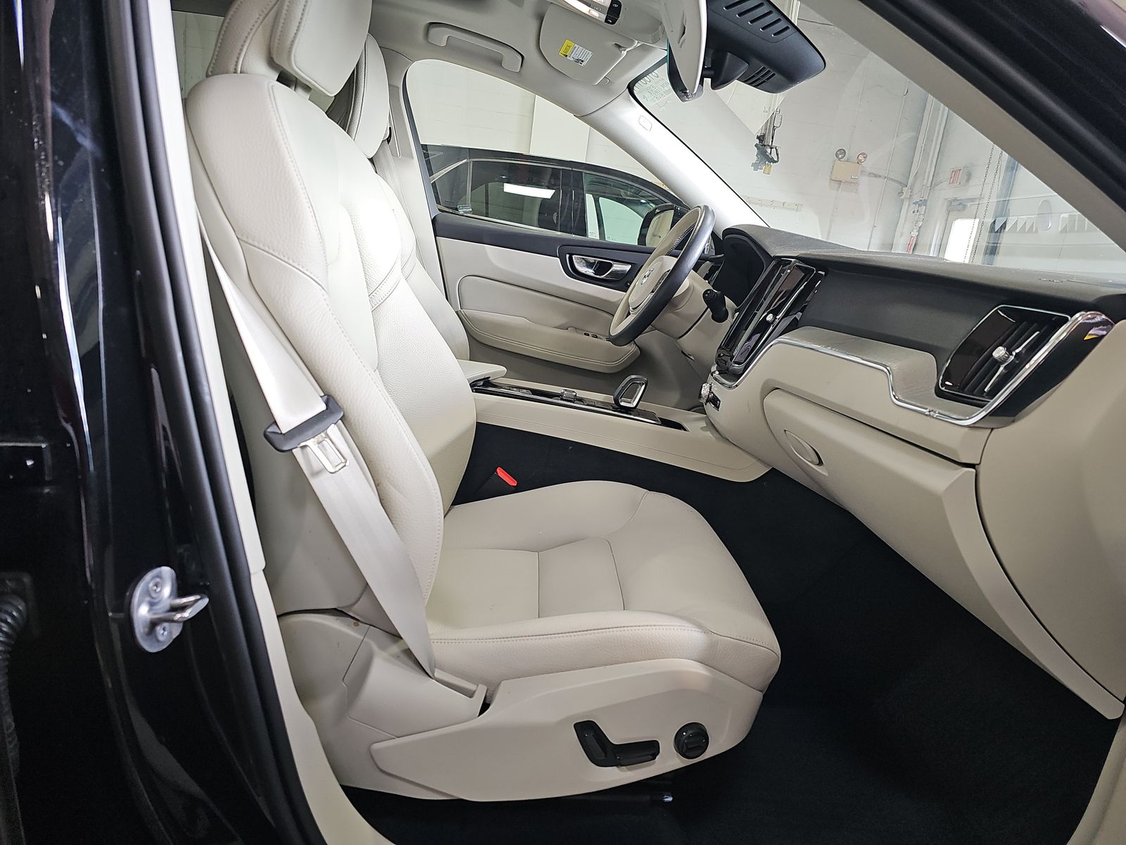 2024 Volvo XC60 B5 Plus AWD