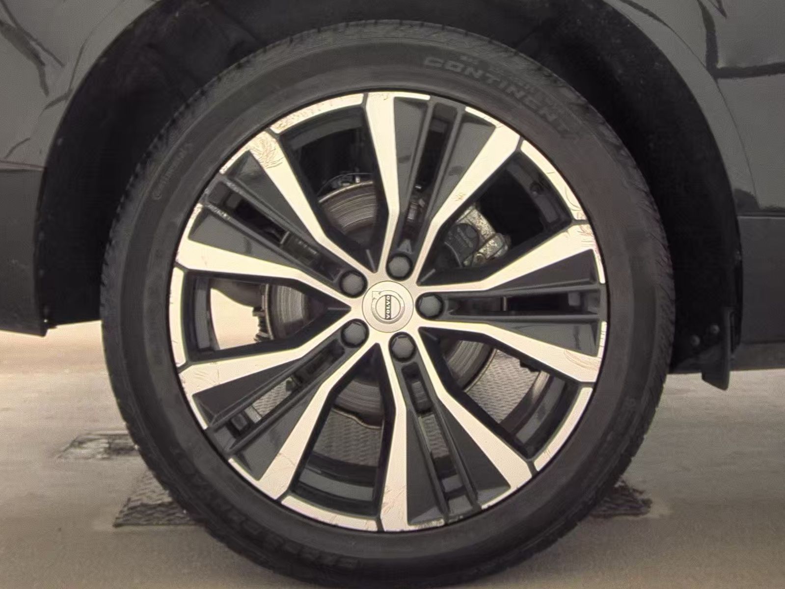 2024 Volvo XC60 B5 Plus AWD