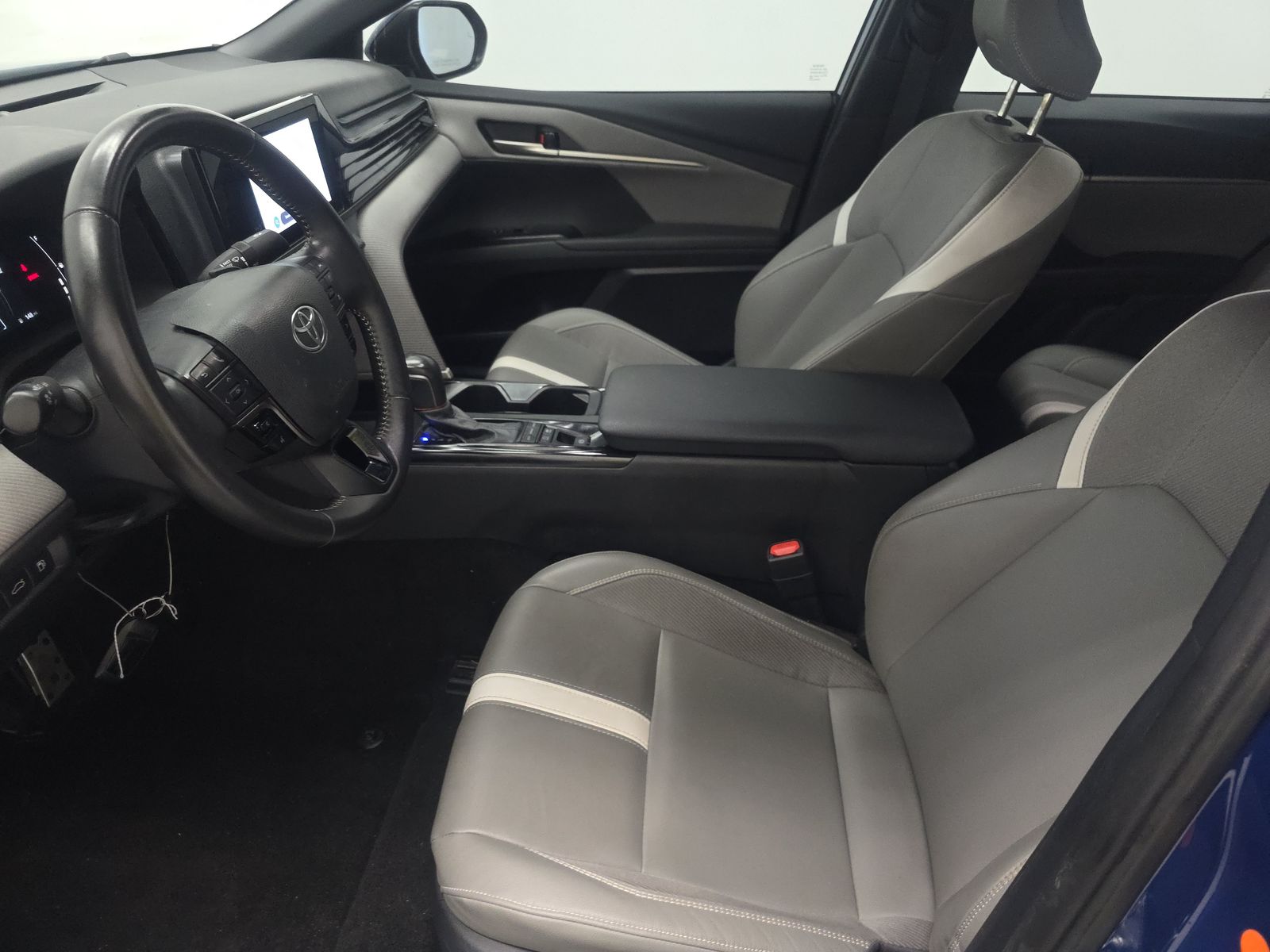 2025 Toyota Camry SE FWD