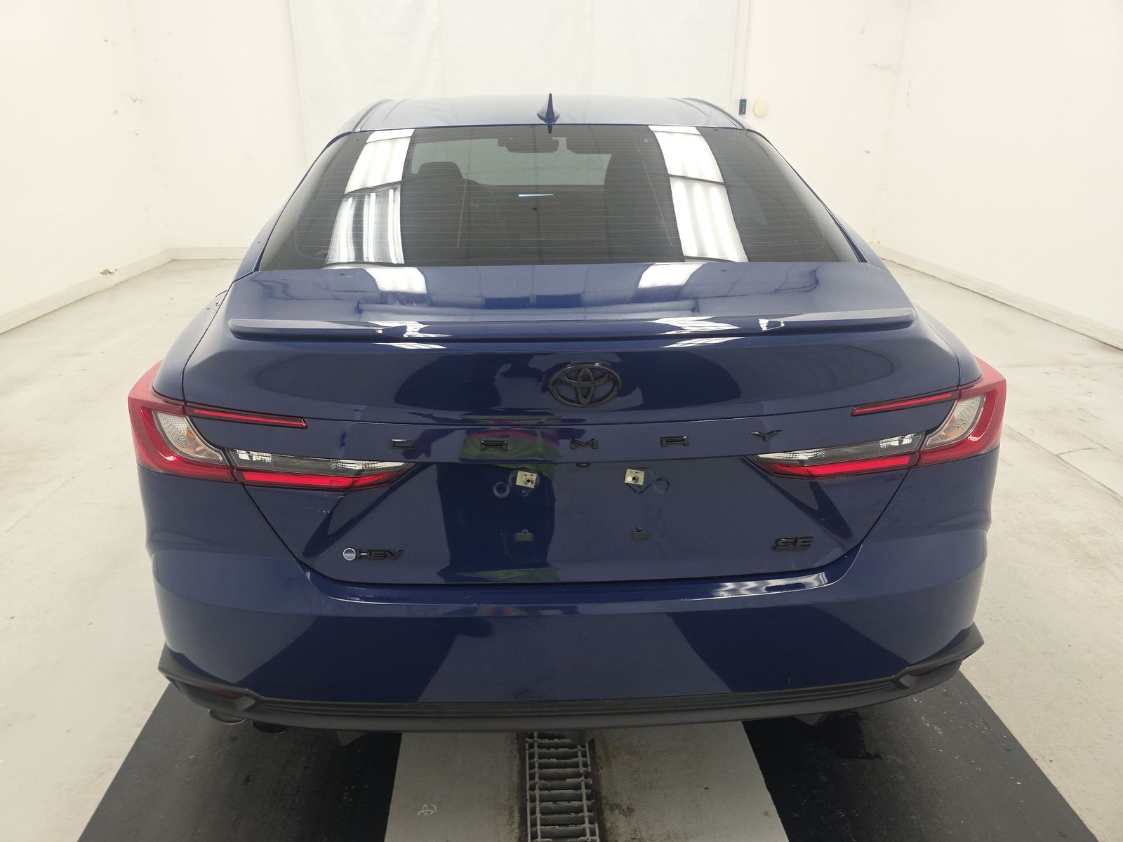 2025 Toyota Camry SE FWD