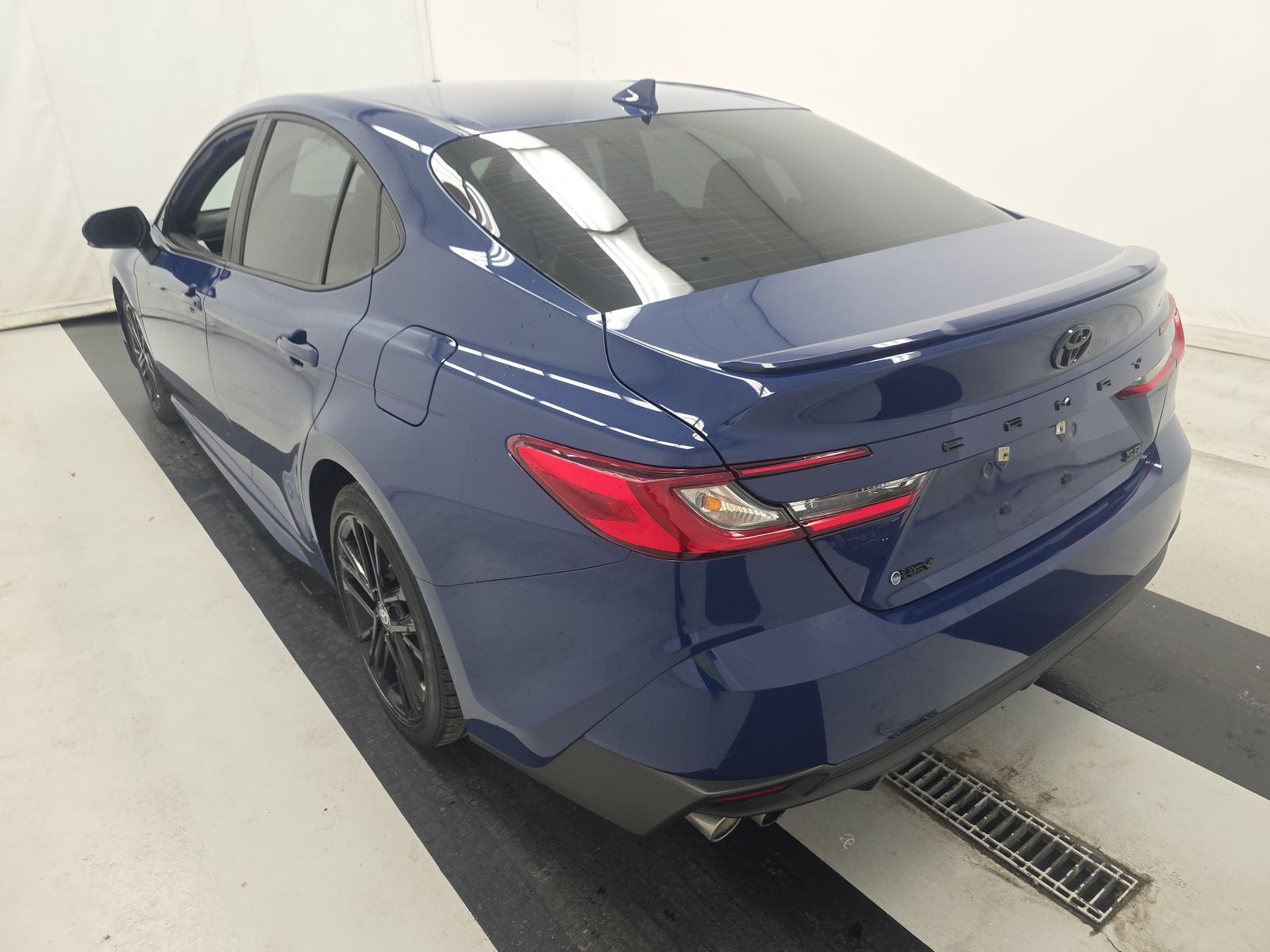 2025 Toyota Camry SE FWD