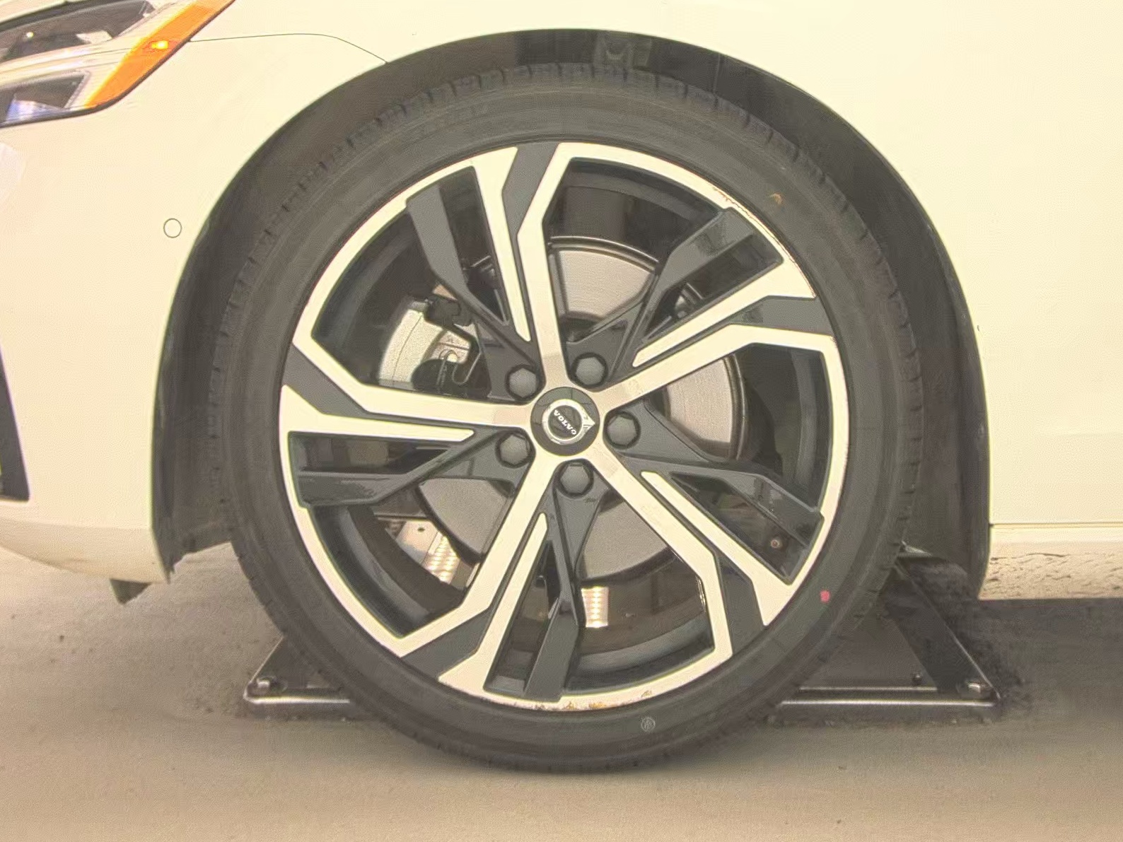 2024 Volvo S60 B5 Plus AWD