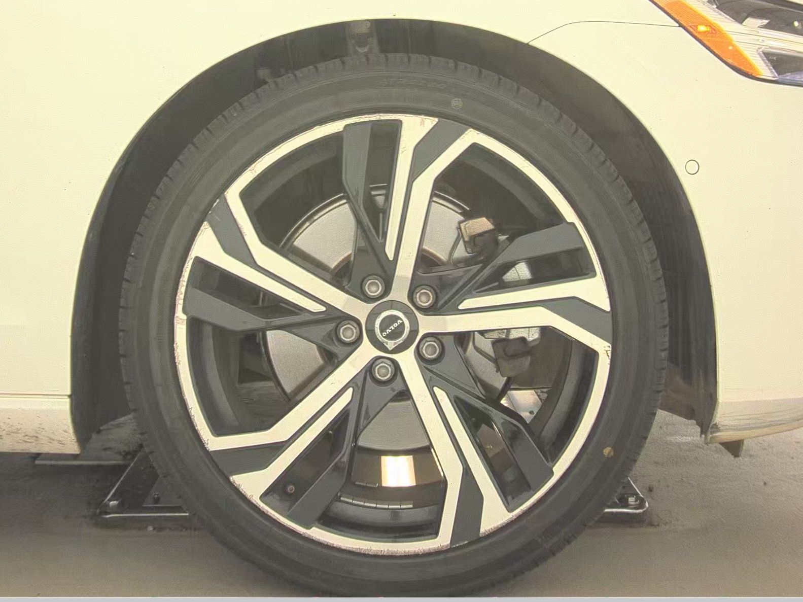 2024 Volvo S60 B5 Plus AWD