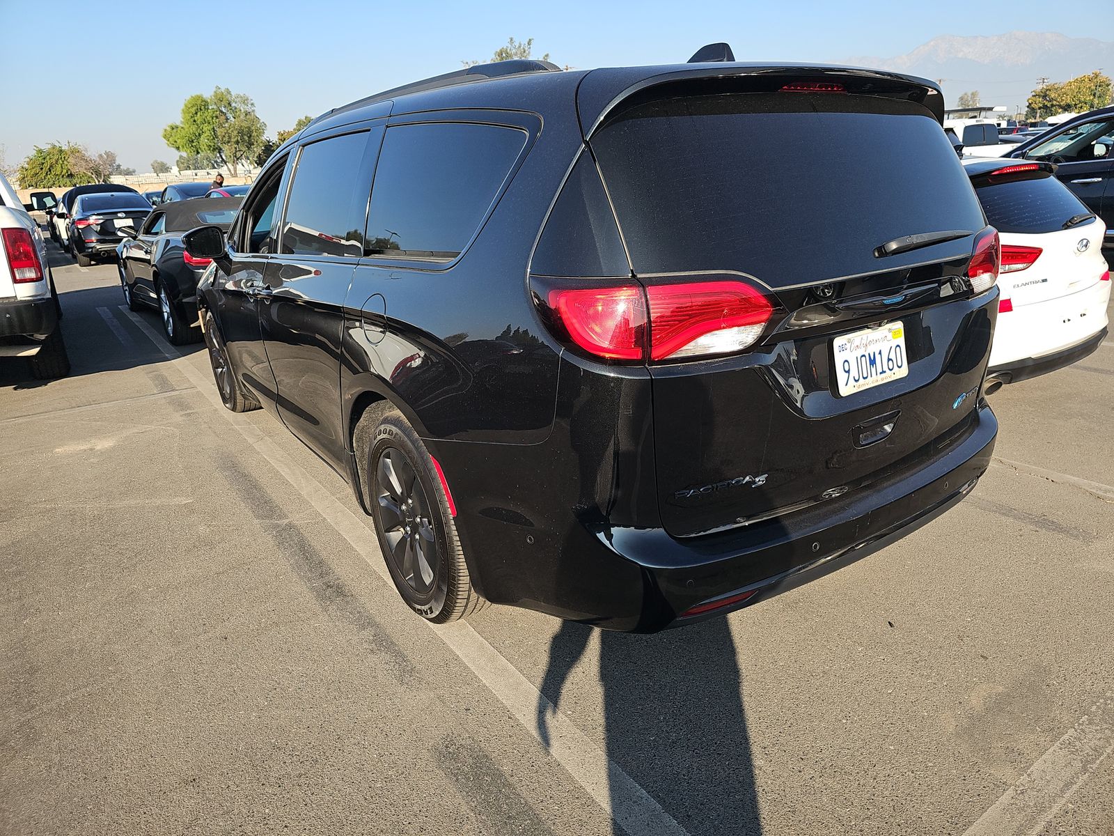 2020 Chrysler Pacifica Hybrid Limited FWD
