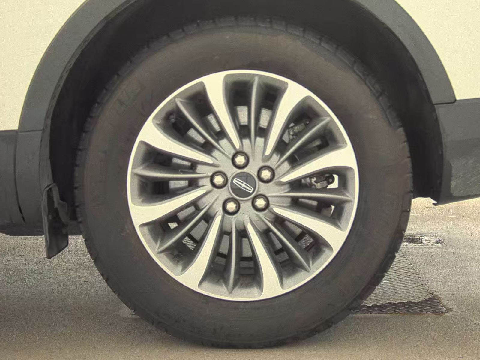 2023 Lincoln Nautilus Standard AWD