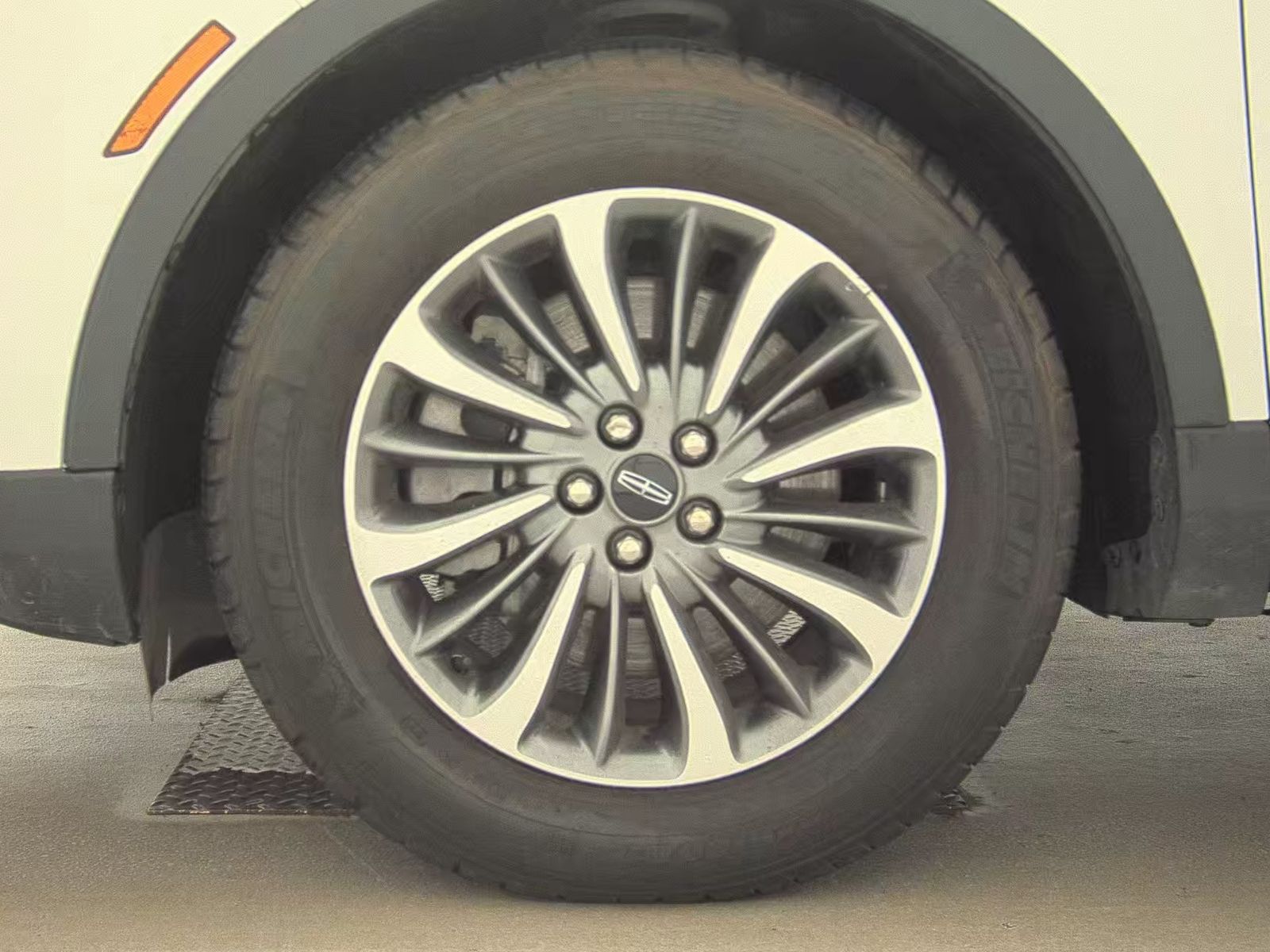 2023 Lincoln Nautilus Standard AWD