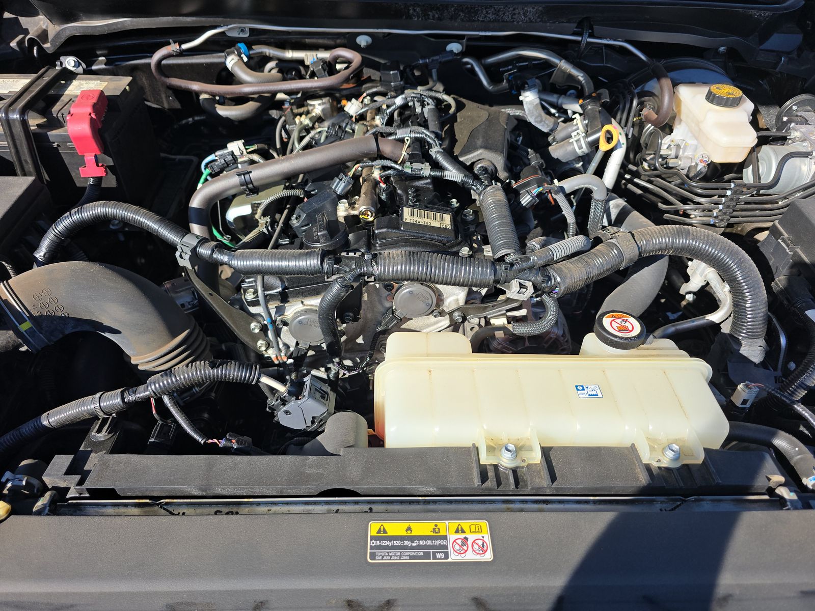 2024 Toyota Tacoma SR5 AWD