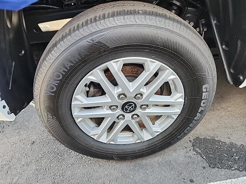 2023 Toyota Tundra SR5 AWD