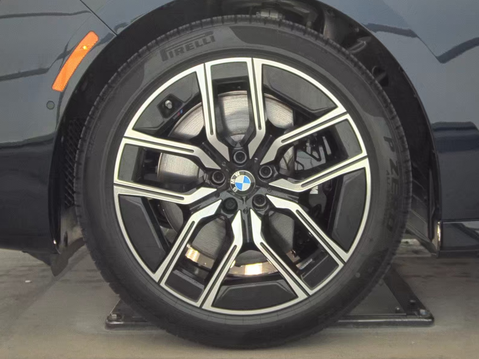 2024 BMW 7 Series 760i xDrive AWD