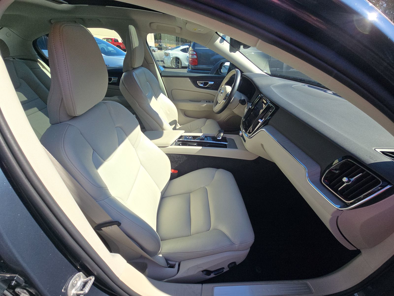 2024 Volvo S60 B5 Plus AWD