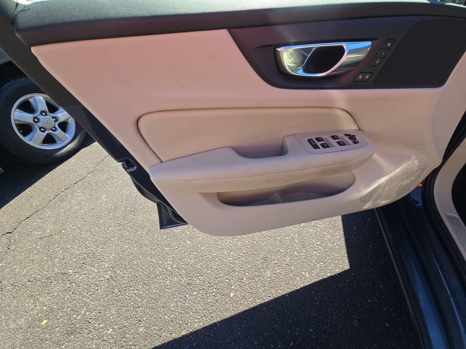 2024 Volvo S60 B5 Plus AWD