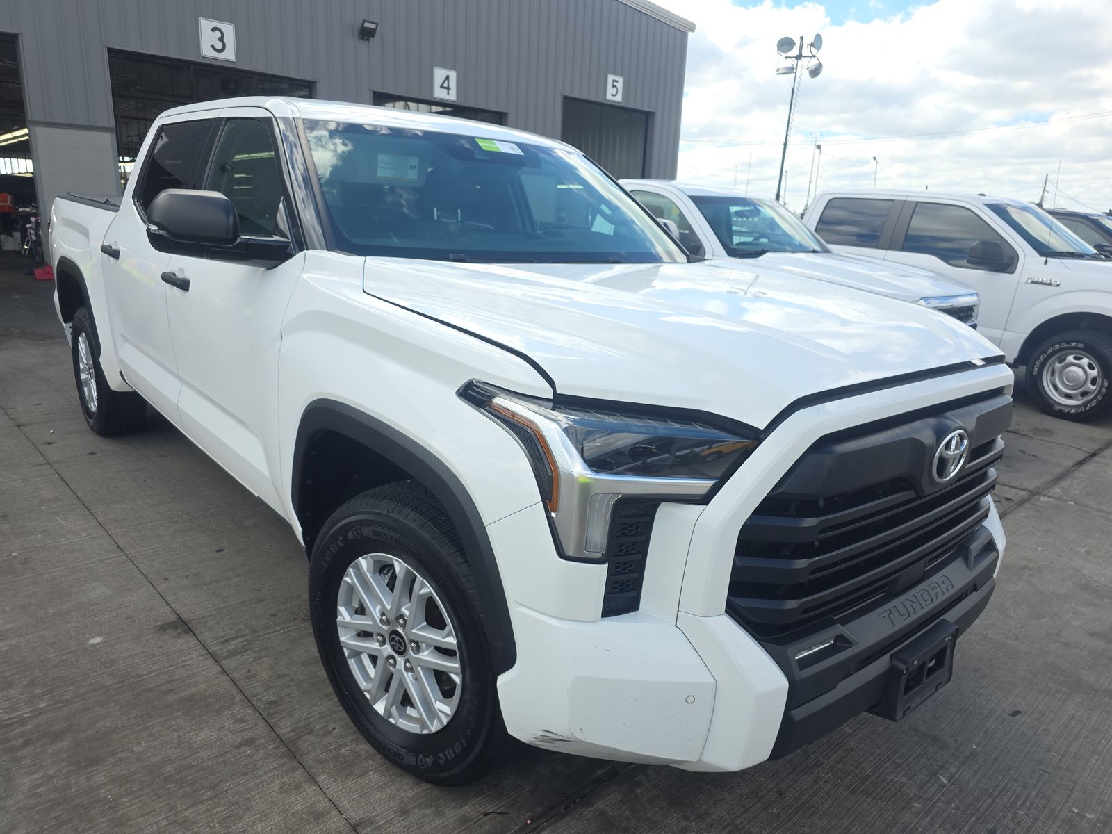 2022 Toyota Tundra SR5 AWD