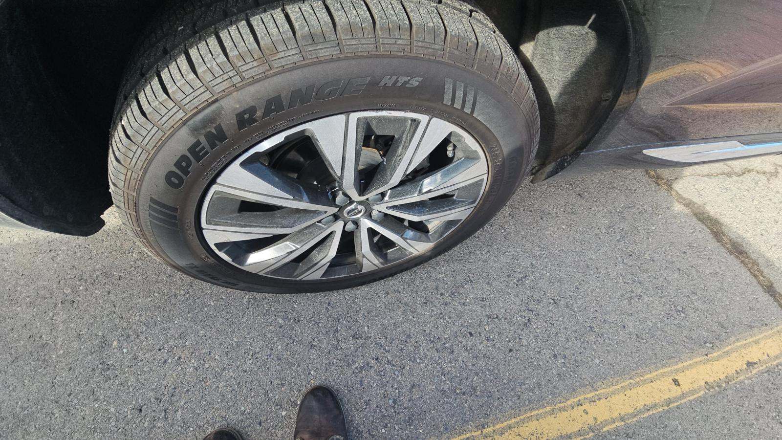 2023 Volvo XC60 B5 Plus AWD