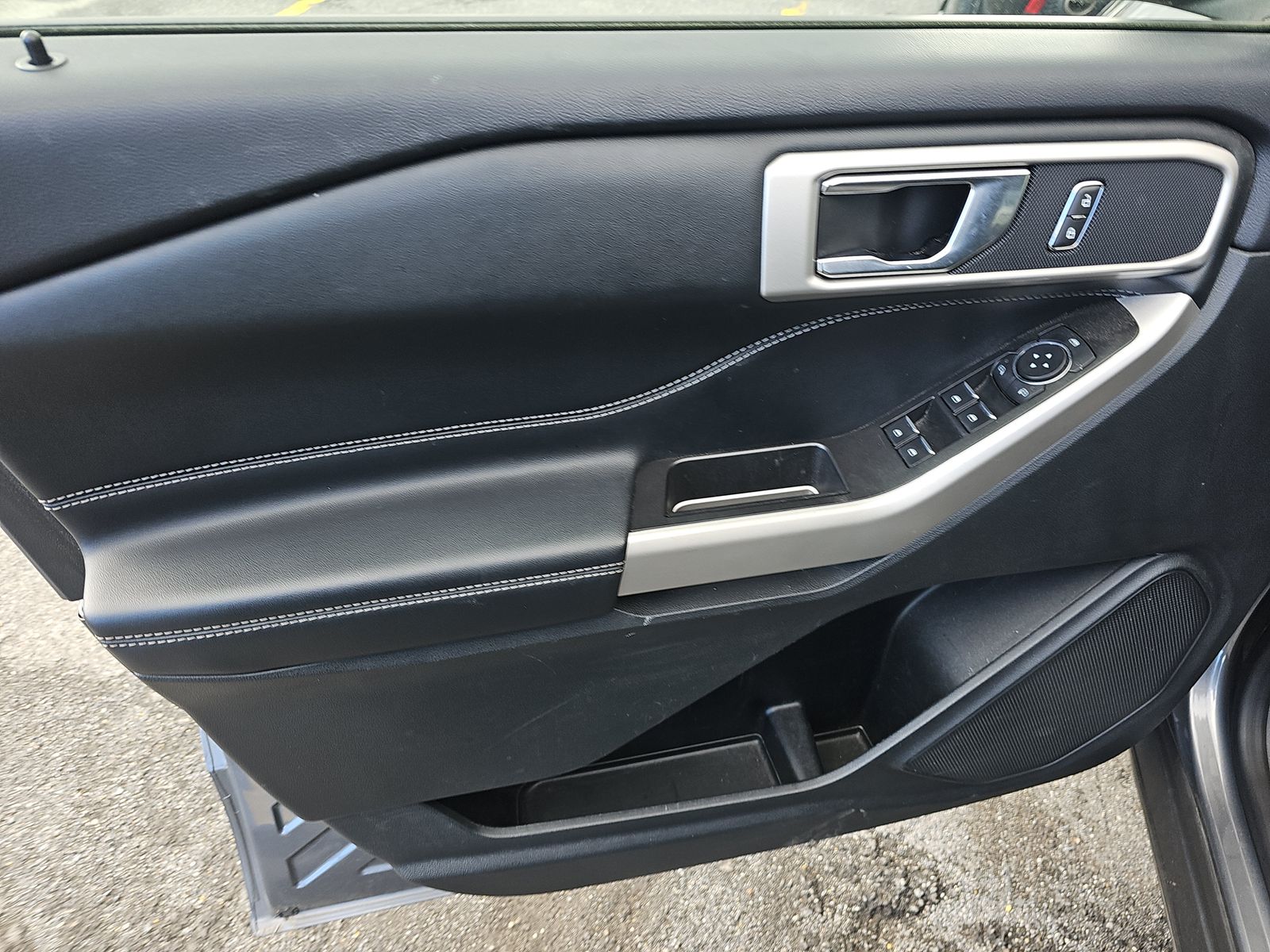 2022 Ford Explorer XLT AWD