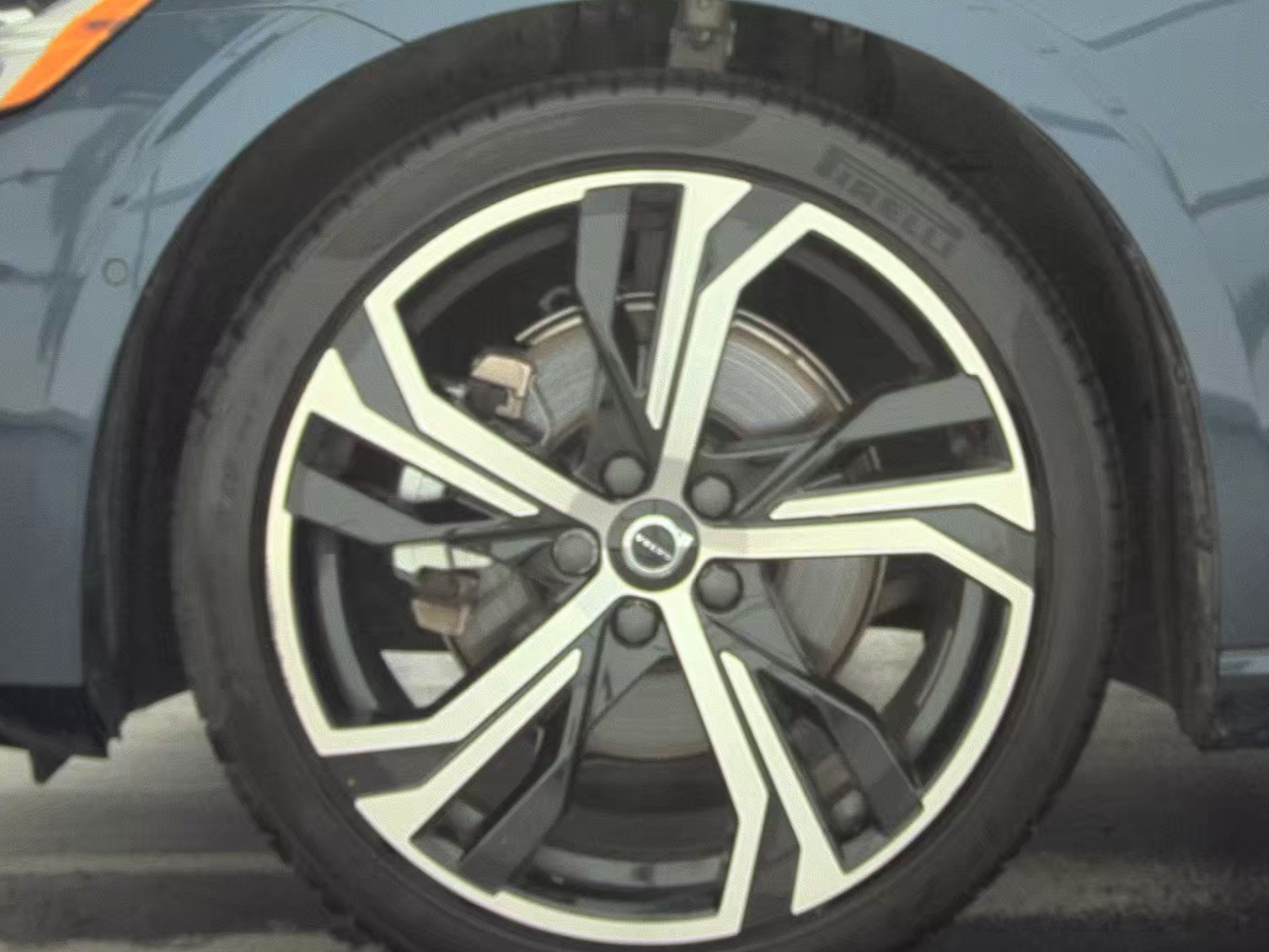 2024 Volvo S60 B5 Plus AWD