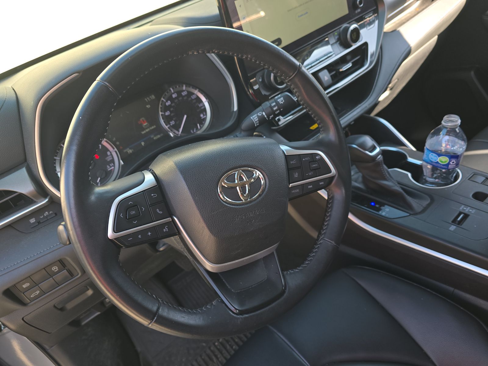 2023 Toyota Highlander XLE FWD