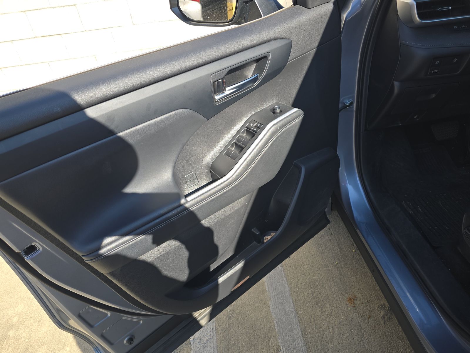 2023 Toyota Highlander XLE FWD