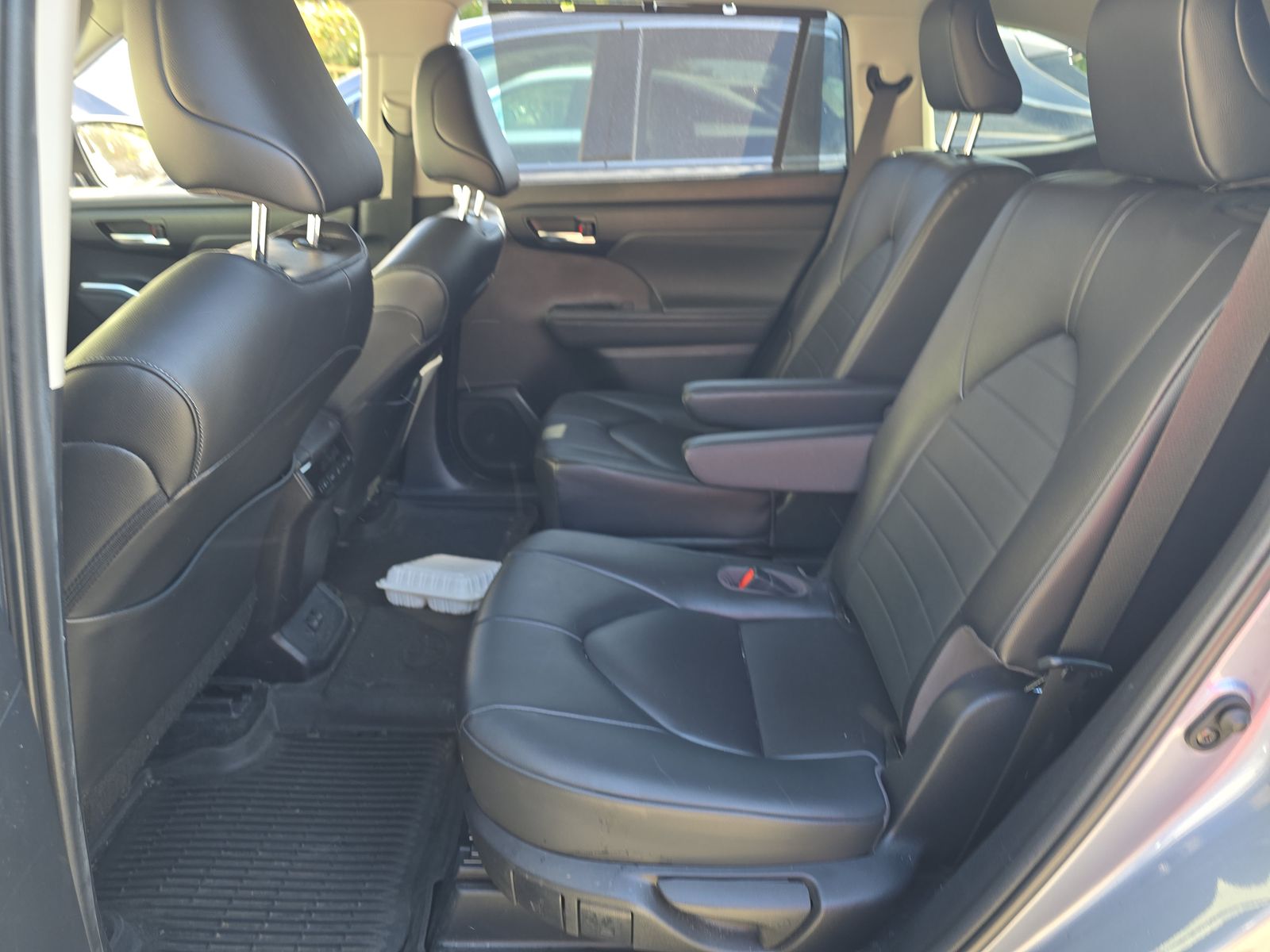 2023 Toyota Highlander XLE FWD