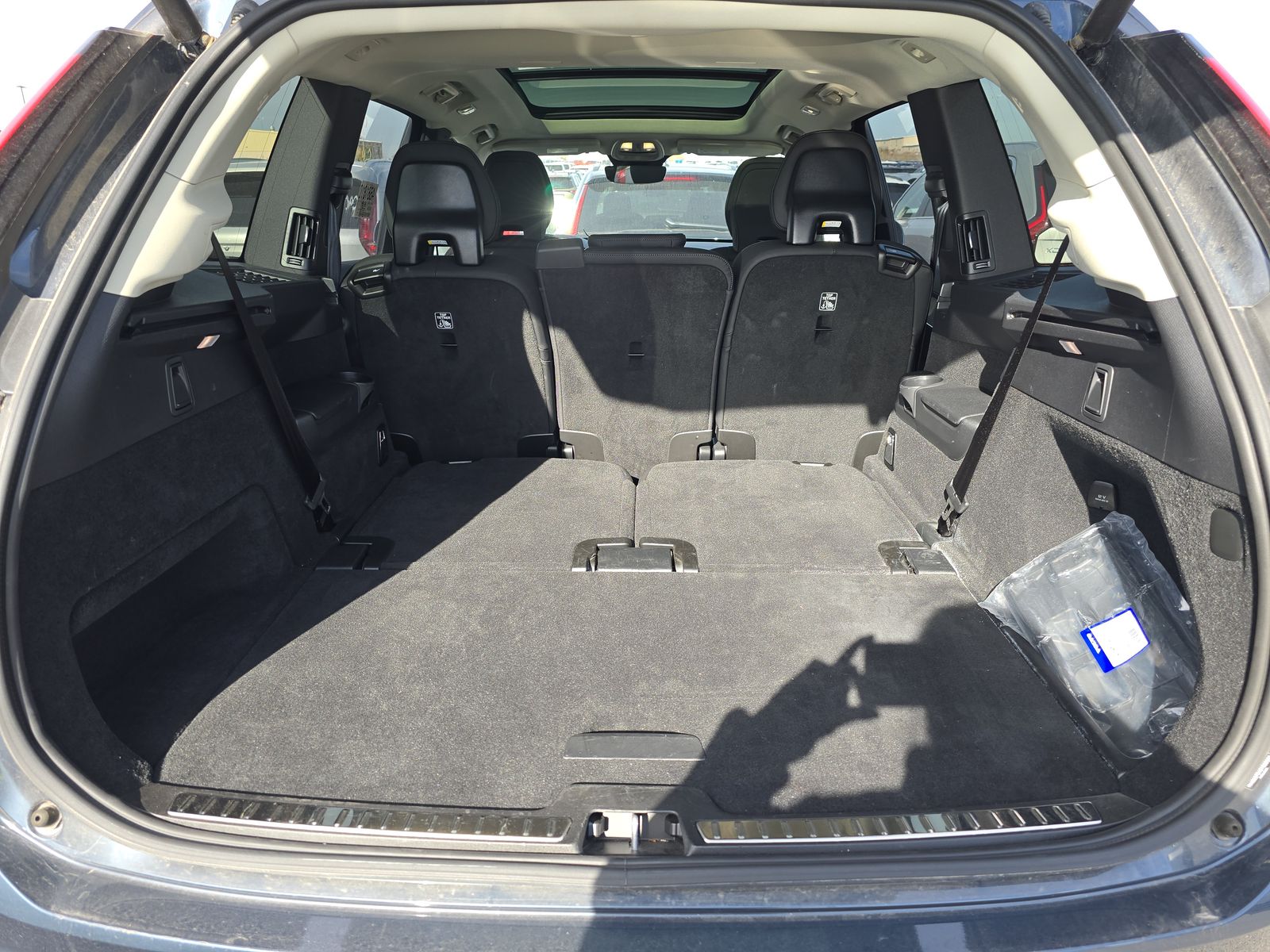 2025 Volvo XC90 B6 Plus AWD