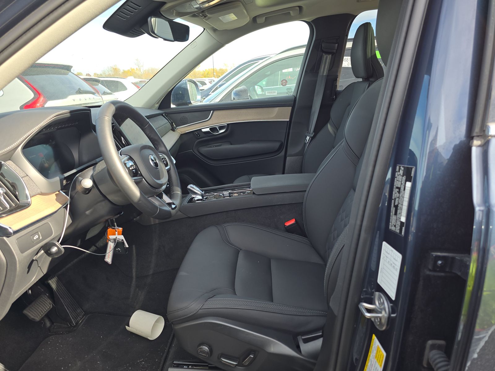 2025 Volvo XC90 B6 Plus AWD