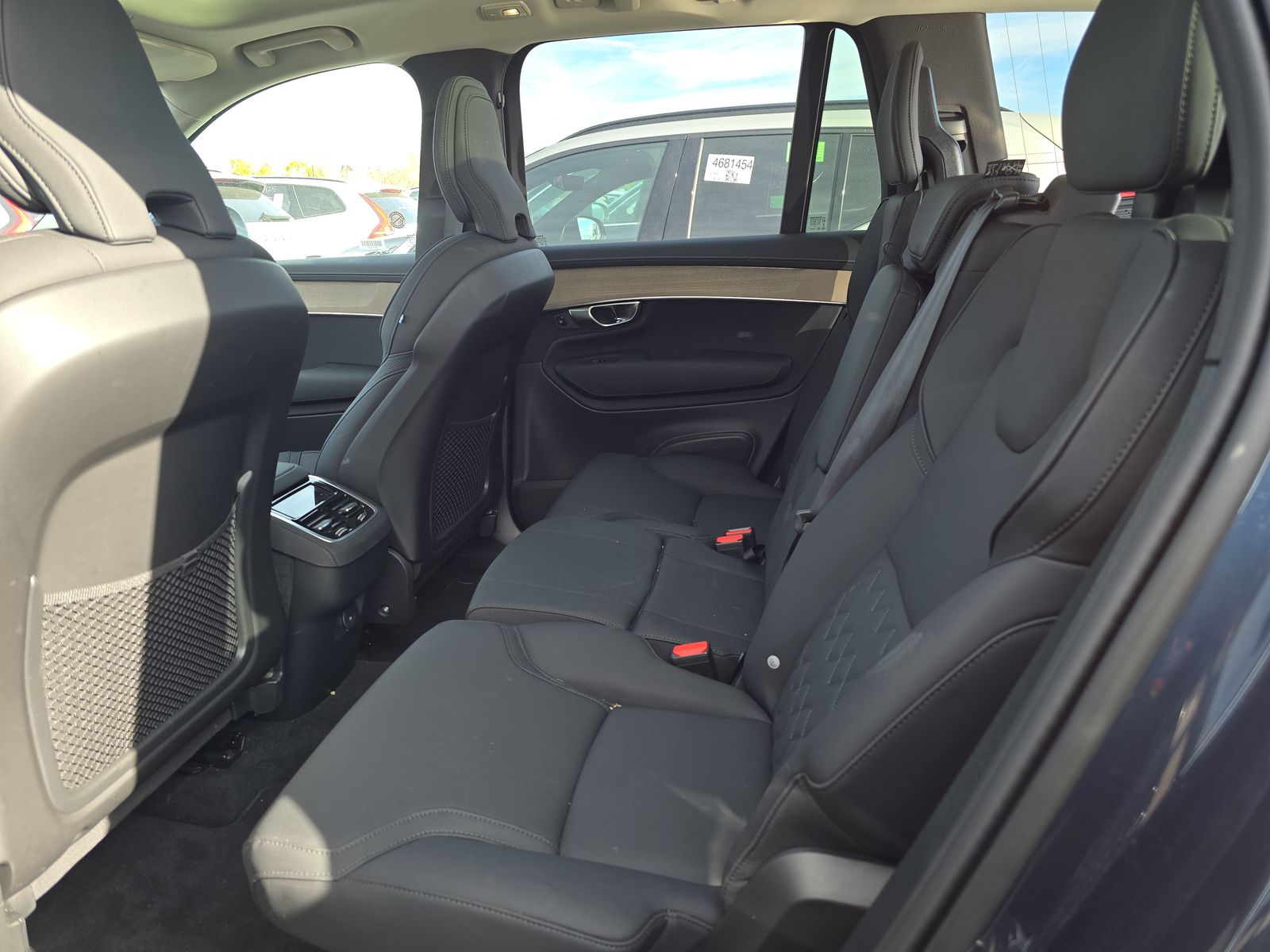 2025 Volvo XC90 B6 Plus AWD