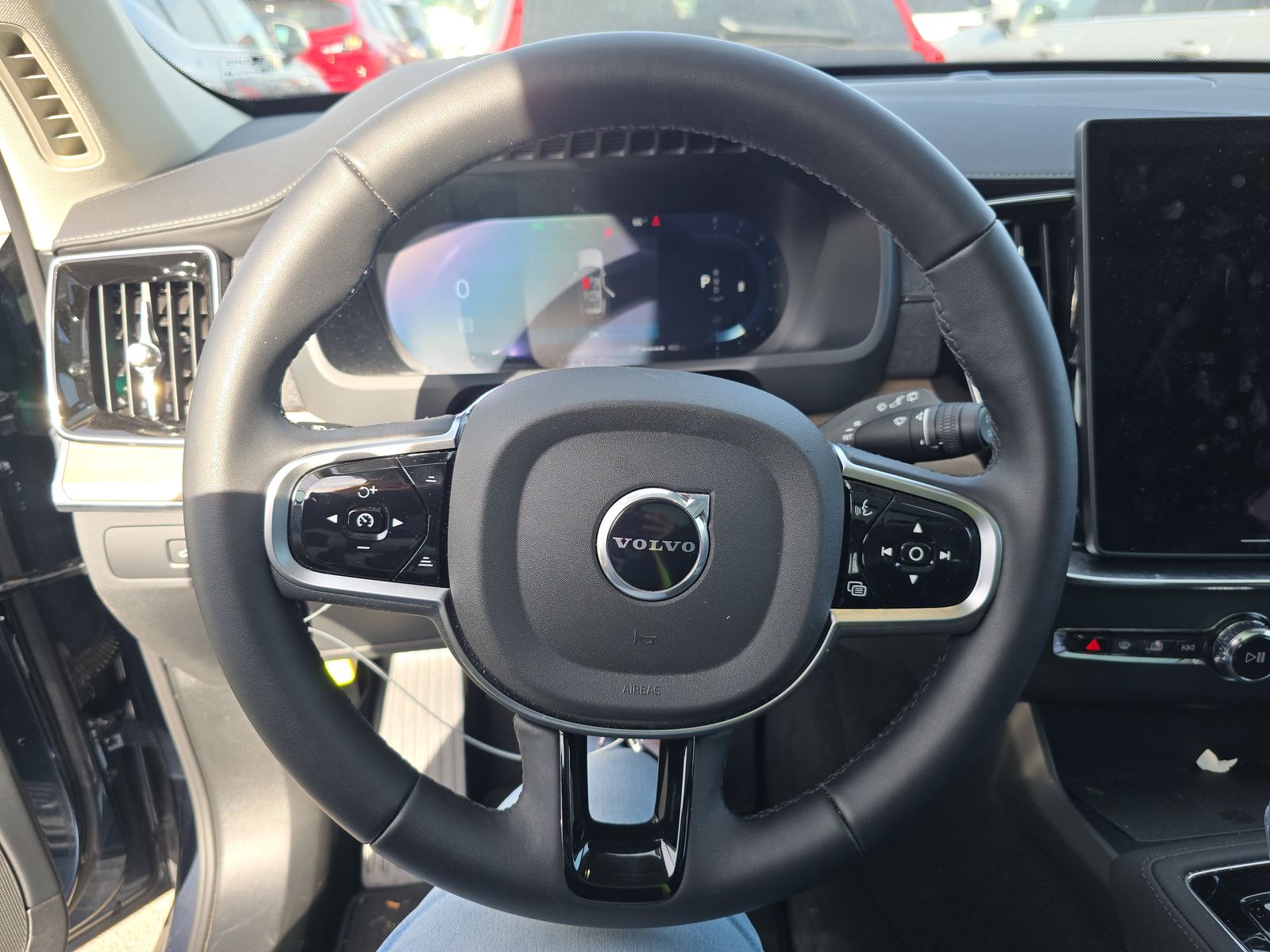 2025 Volvo XC90 B6 Plus AWD