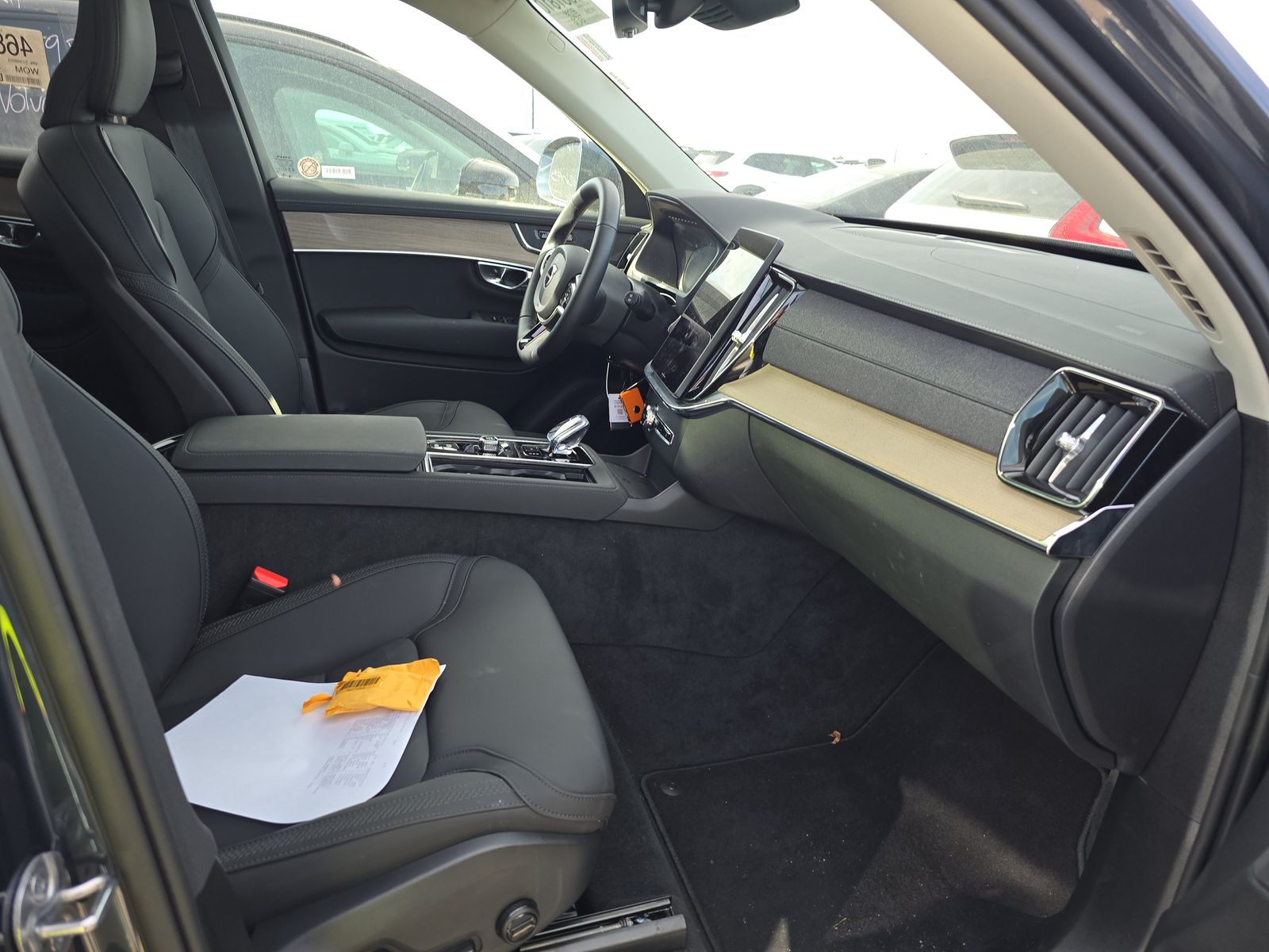 2025 Volvo XC90 B6 Plus AWD