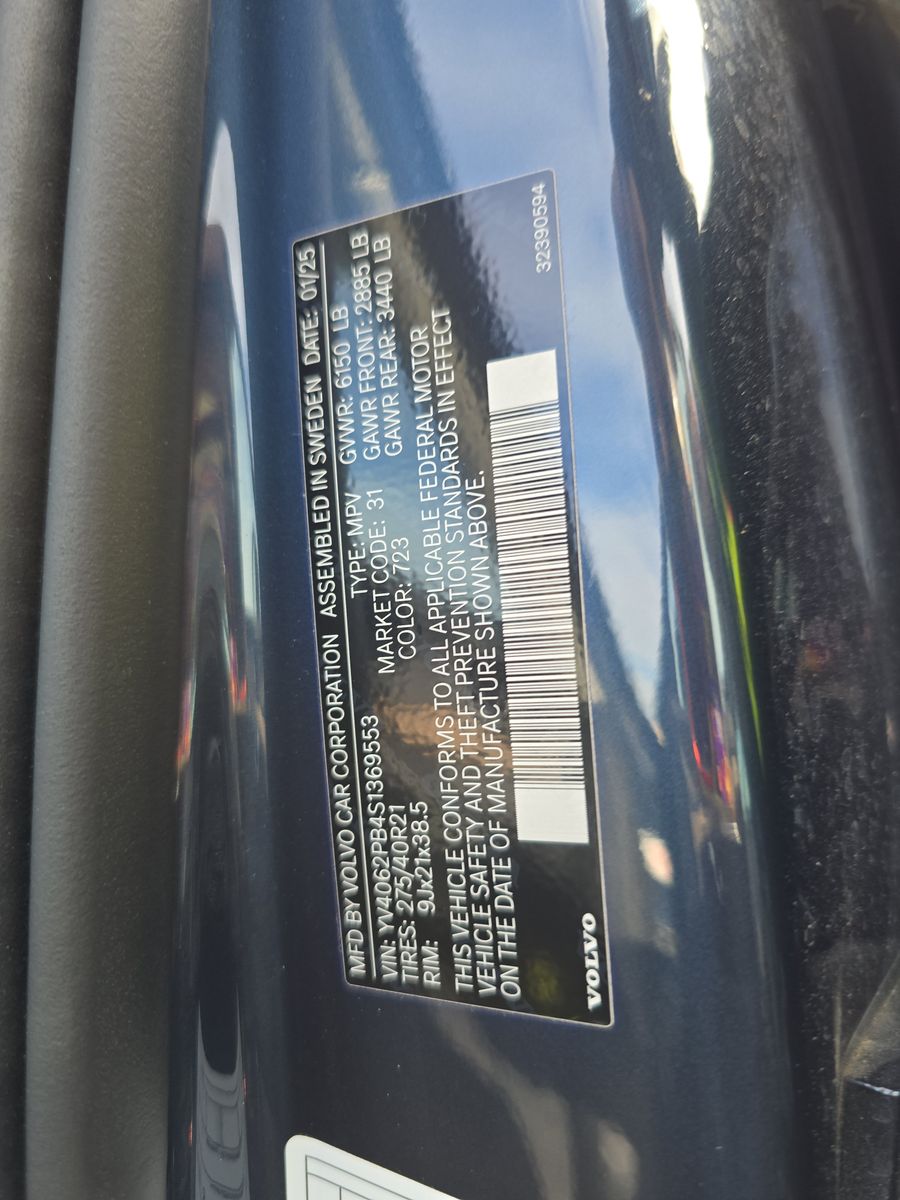 2025 Volvo XC90 B6 Plus AWD