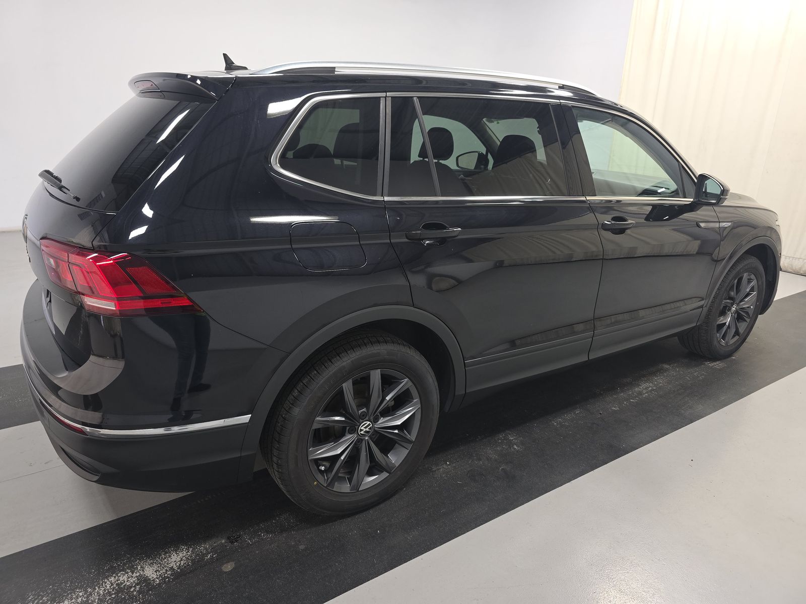 2023 Volkswagen Tiguan 2.0T SE FWD