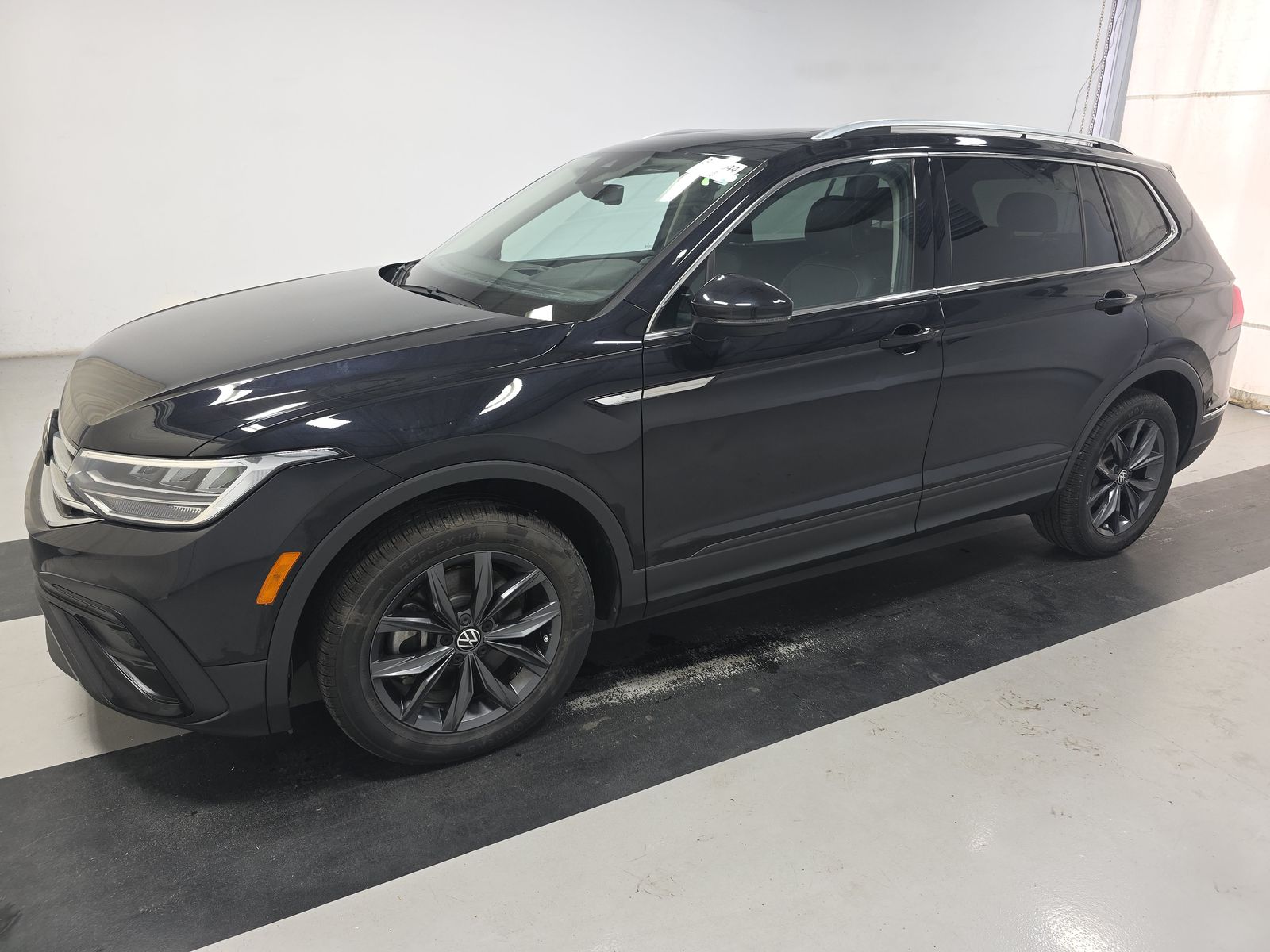 2023 Volkswagen Tiguan 2.0T SE FWD