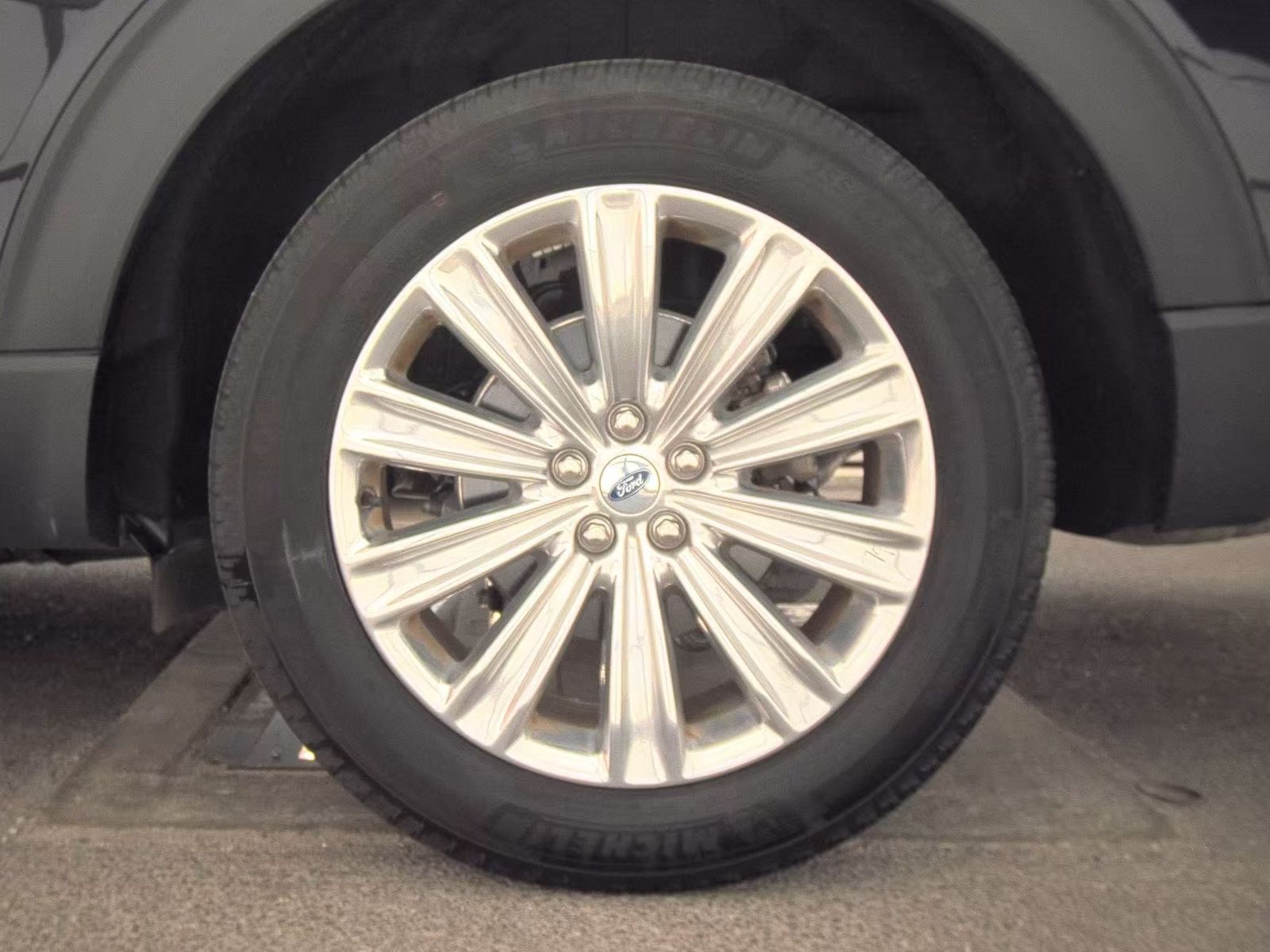 2025 Ford Explorer Platinum AWD