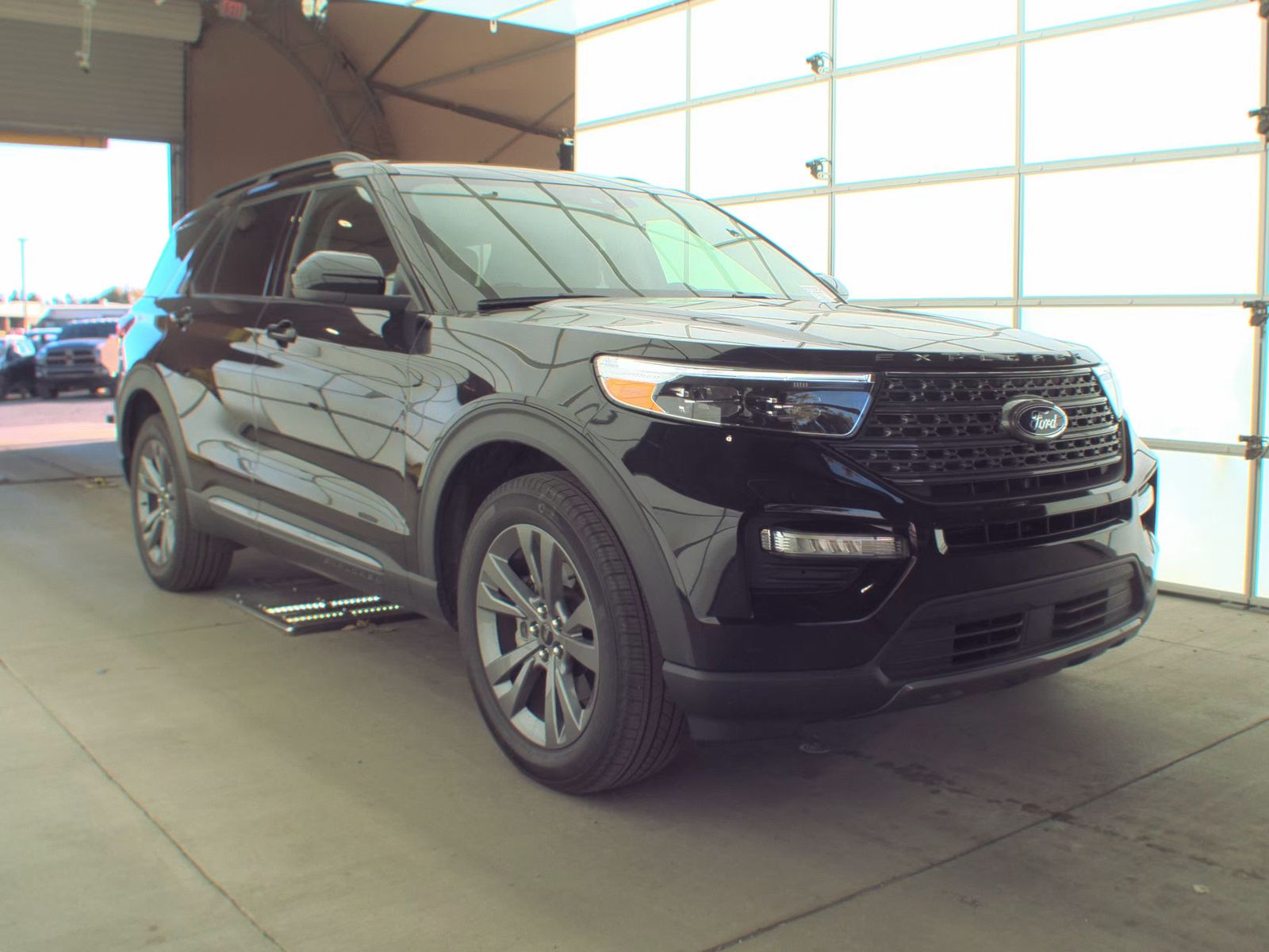 2023 Ford Explorer XLT AWD