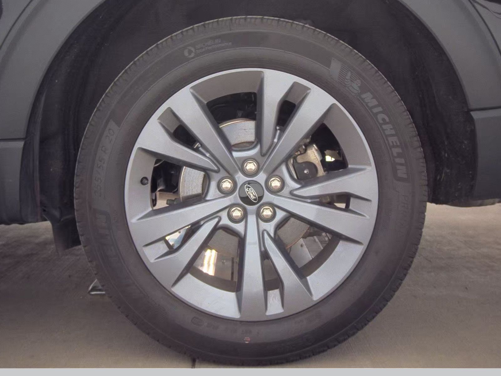 2023 Ford Explorer XLT AWD